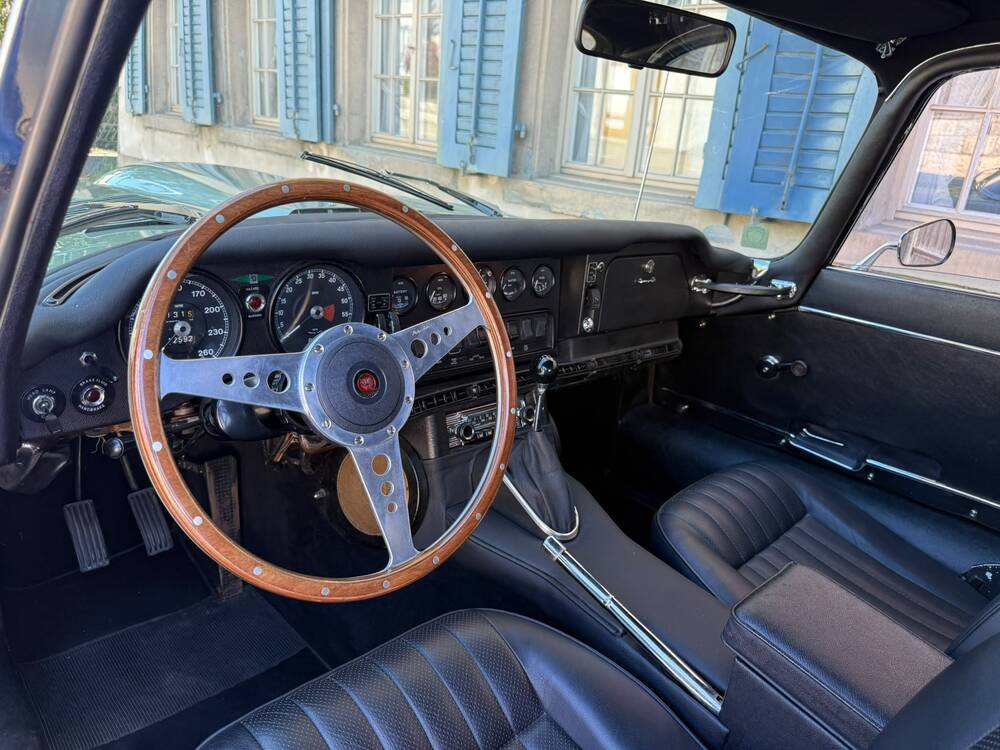 JAGUAR E-Type 4.2 SerieII-image-9