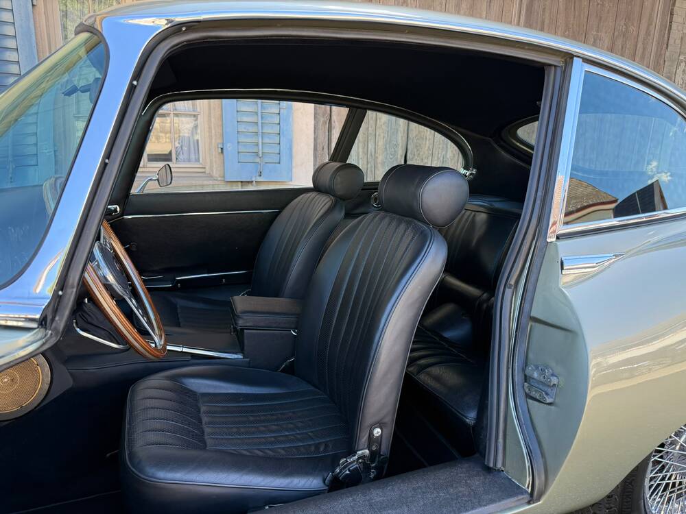 JAGUAR E-Type 4.2 SerieII-image-4