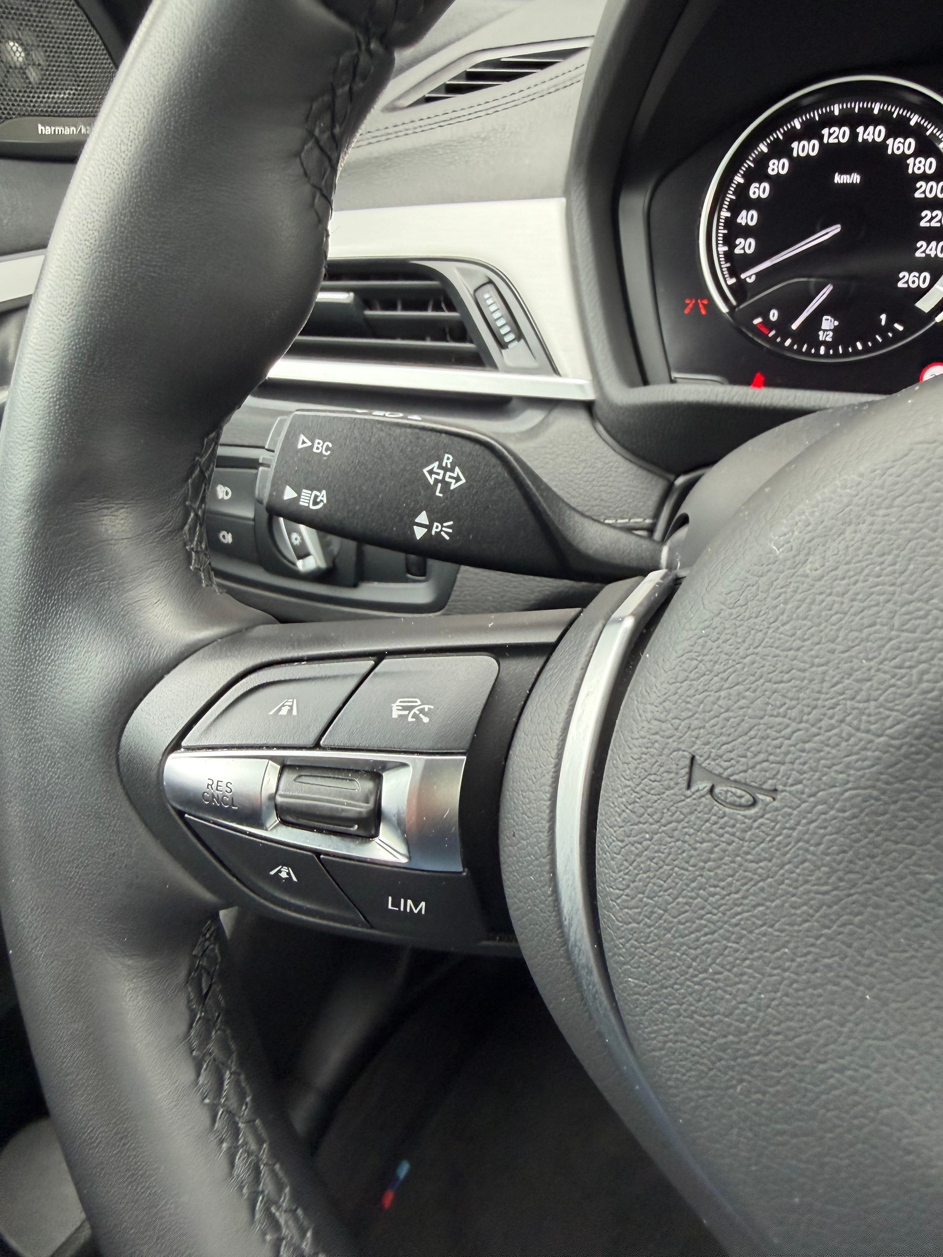 BMW X2 xDrive 25e M Sport Steptronic-image-5