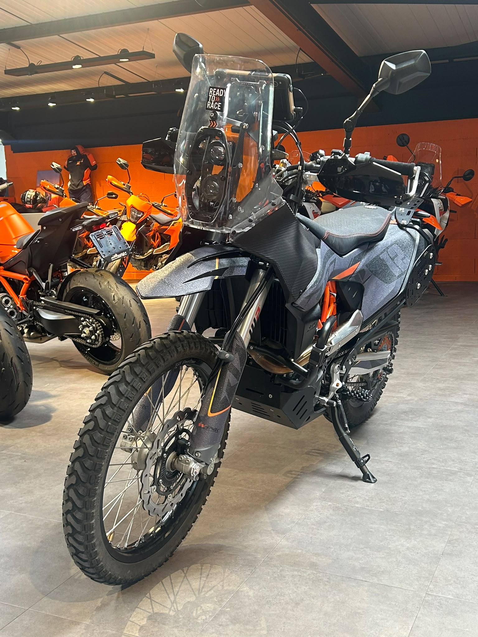 KTM 690 Enduro R-showroom-element-1