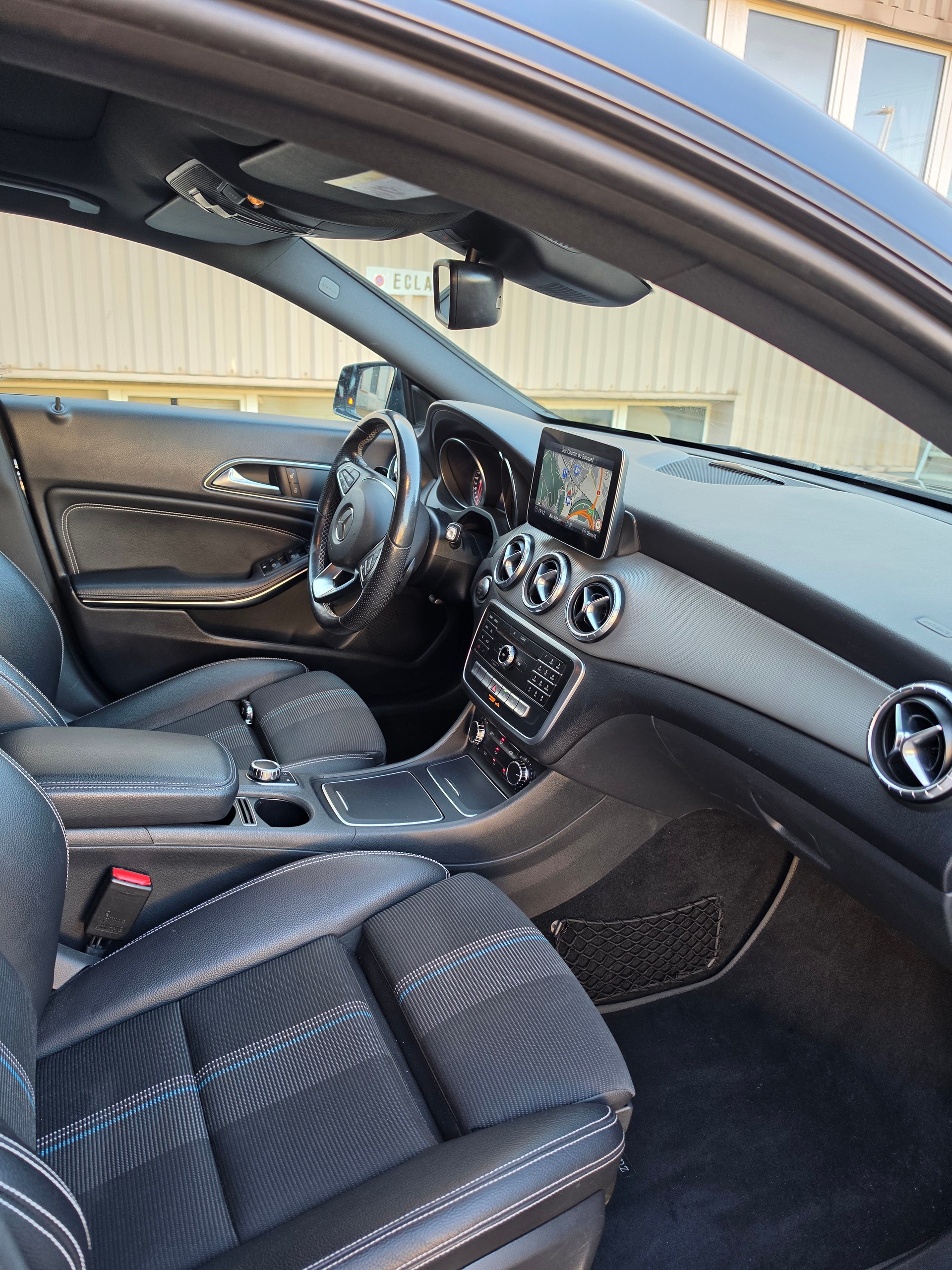MERCEDES-BENZ CLA Shooting Brake 200 Night Star 7G-DCT-image-9