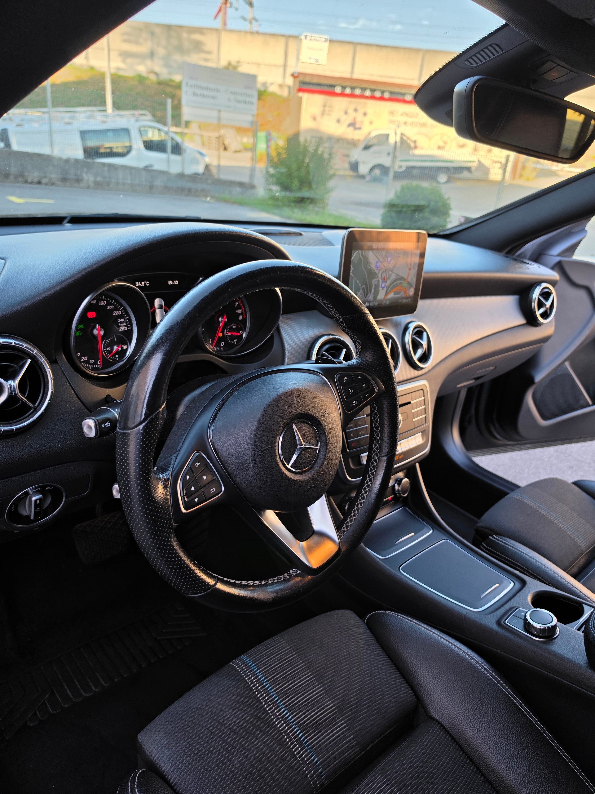 MERCEDES-BENZ CLA Shooting Brake 200 Night Star 7G-DCT-image-13
