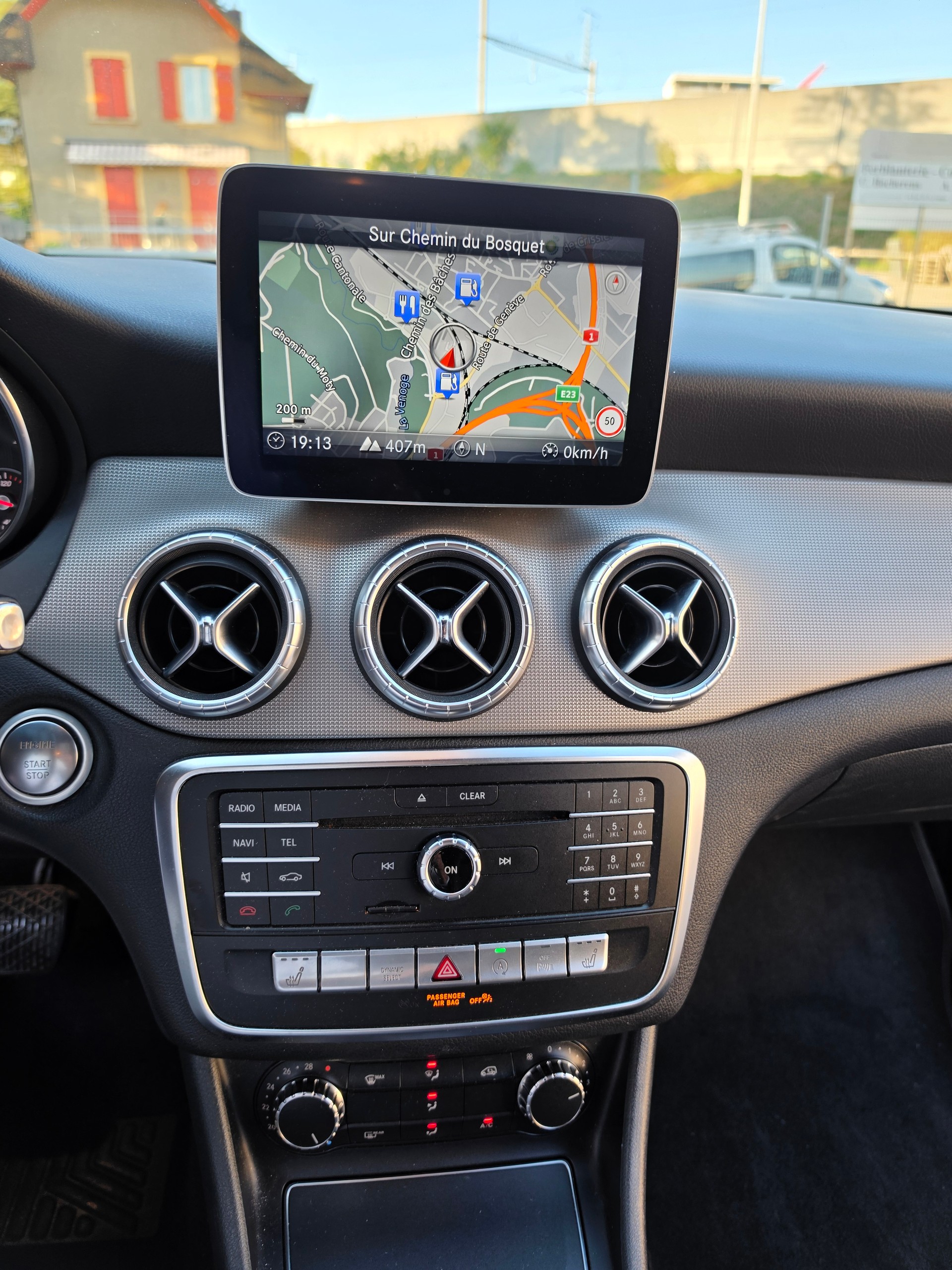 MERCEDES-BENZ CLA Shooting Brake 200 Night Star 7G-DCT-image-12