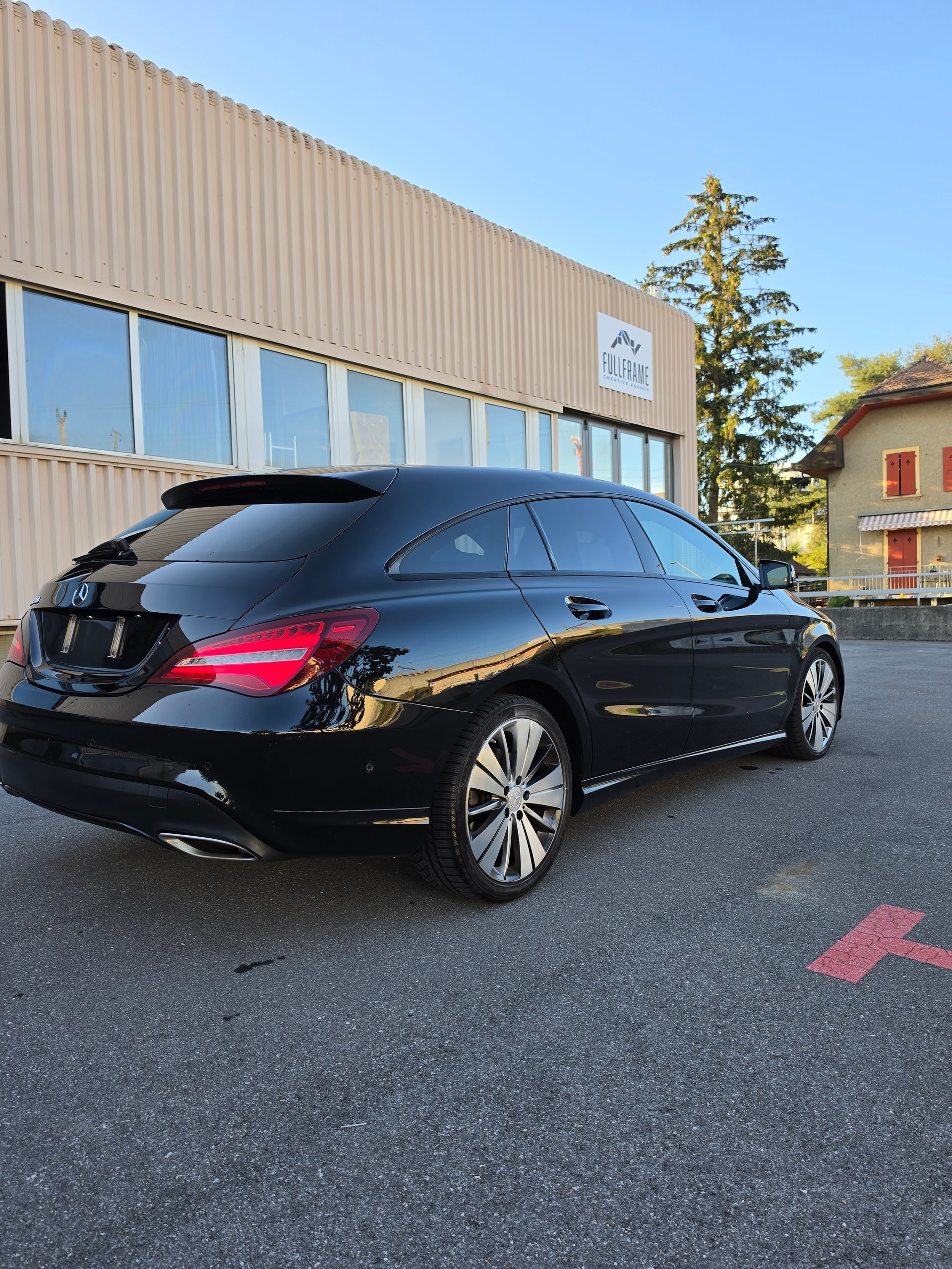 MERCEDES-BENZ CLA Shooting Brake 200 Night Star 7G-DCT-image-3