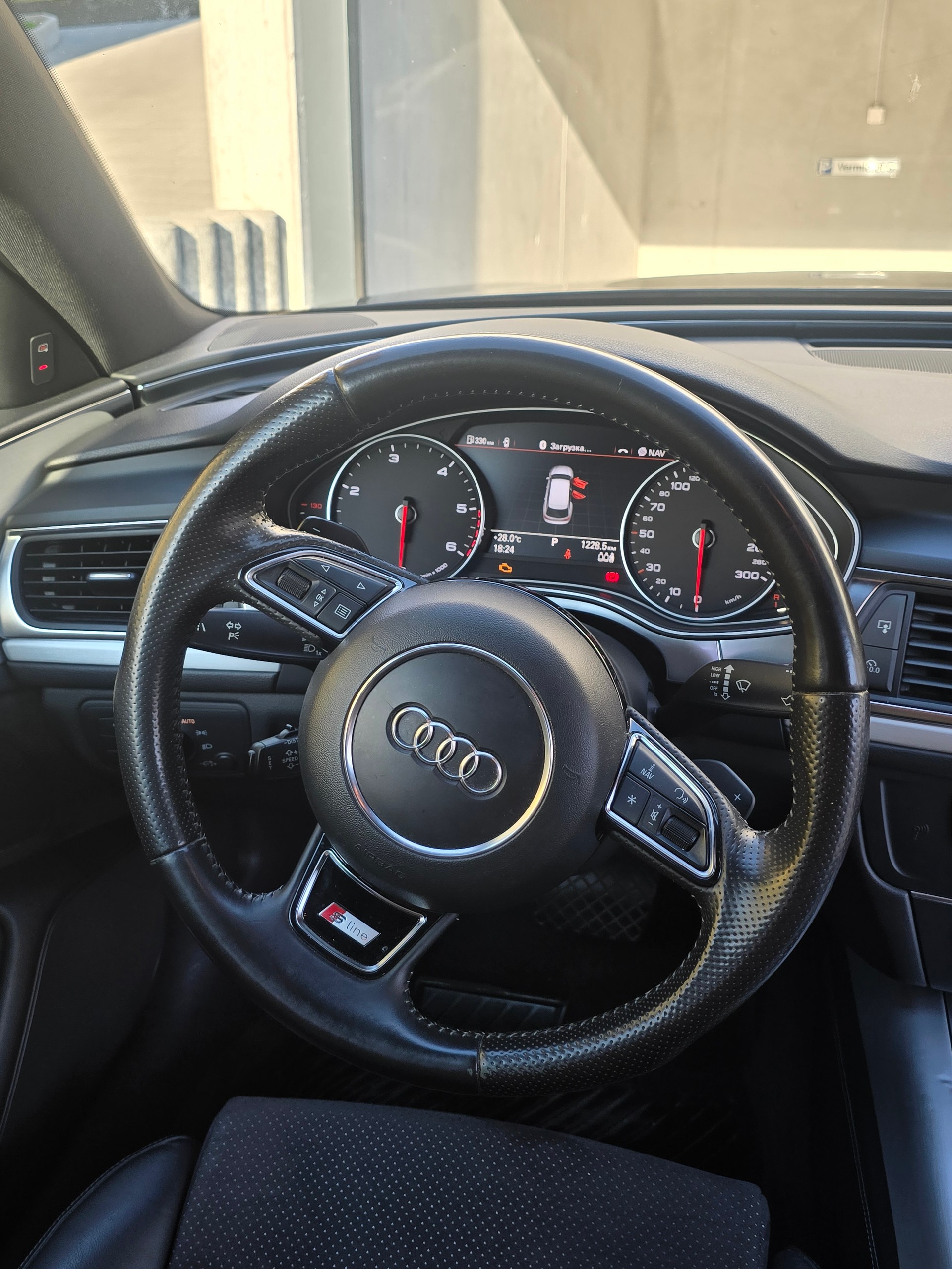 AUDI 3.0 V6 TDI 245 quattro S-Tr.-image-12