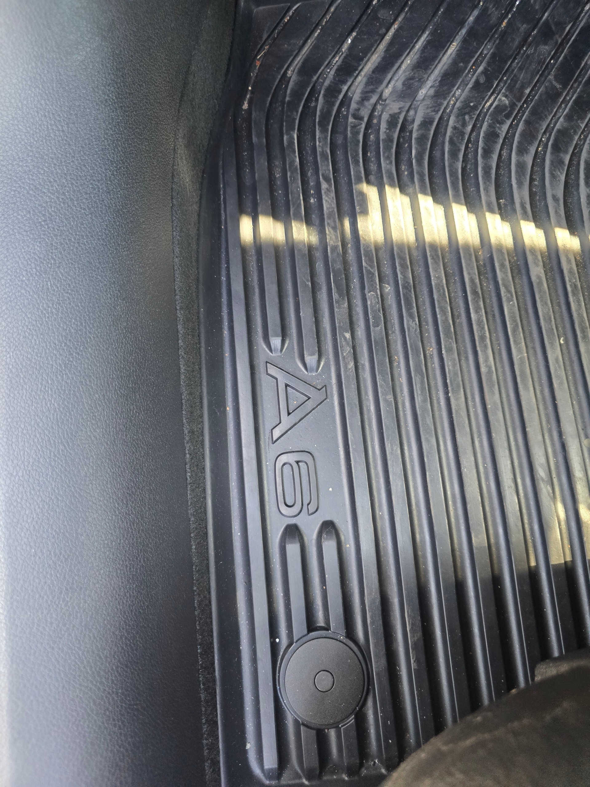 AUDI 3.0 V6 TDI 245 quattro S-Tr.-image-17