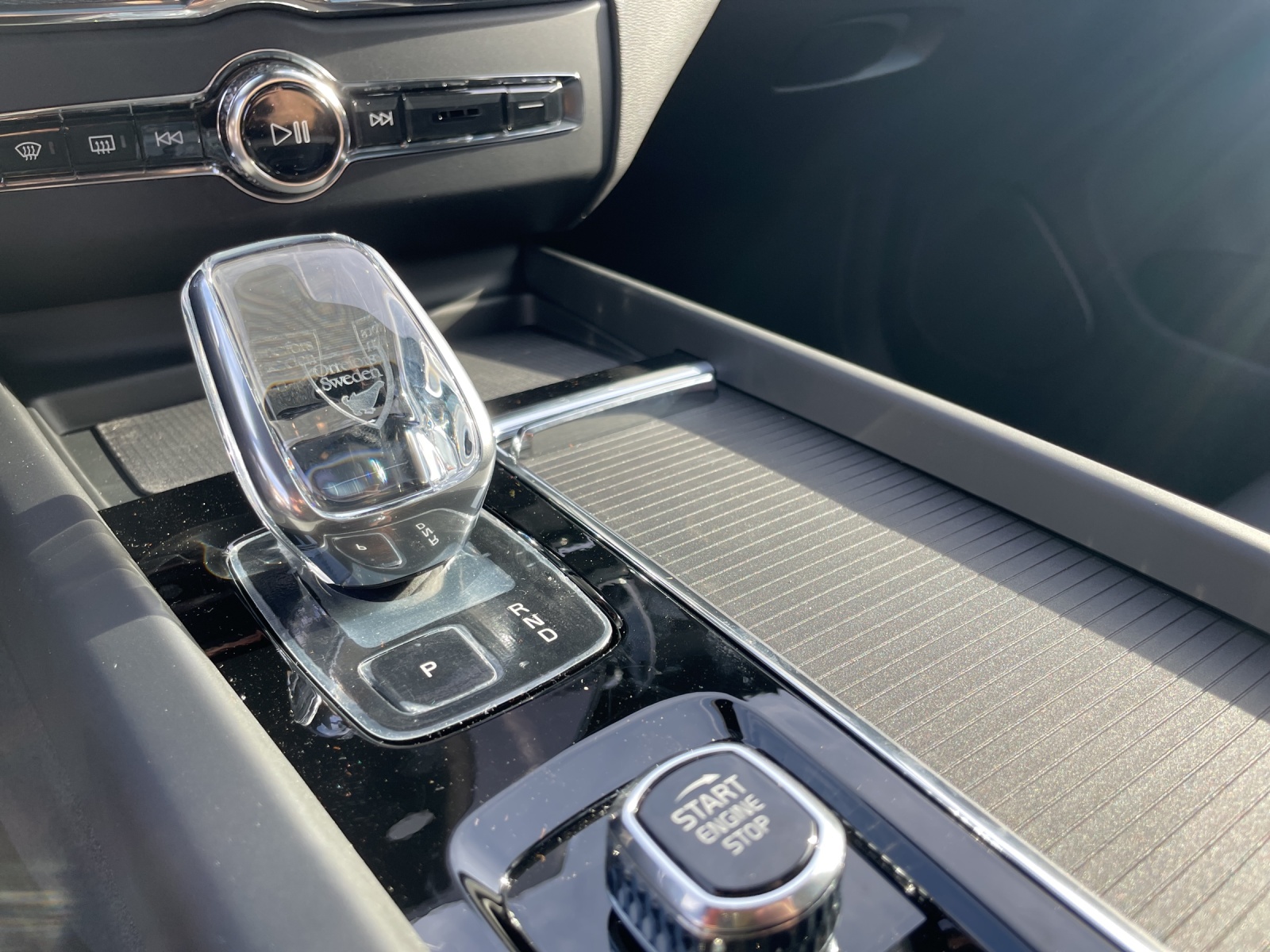 VOLVO XC60 2.0 T6 TE Black Edition eAWD-image-16