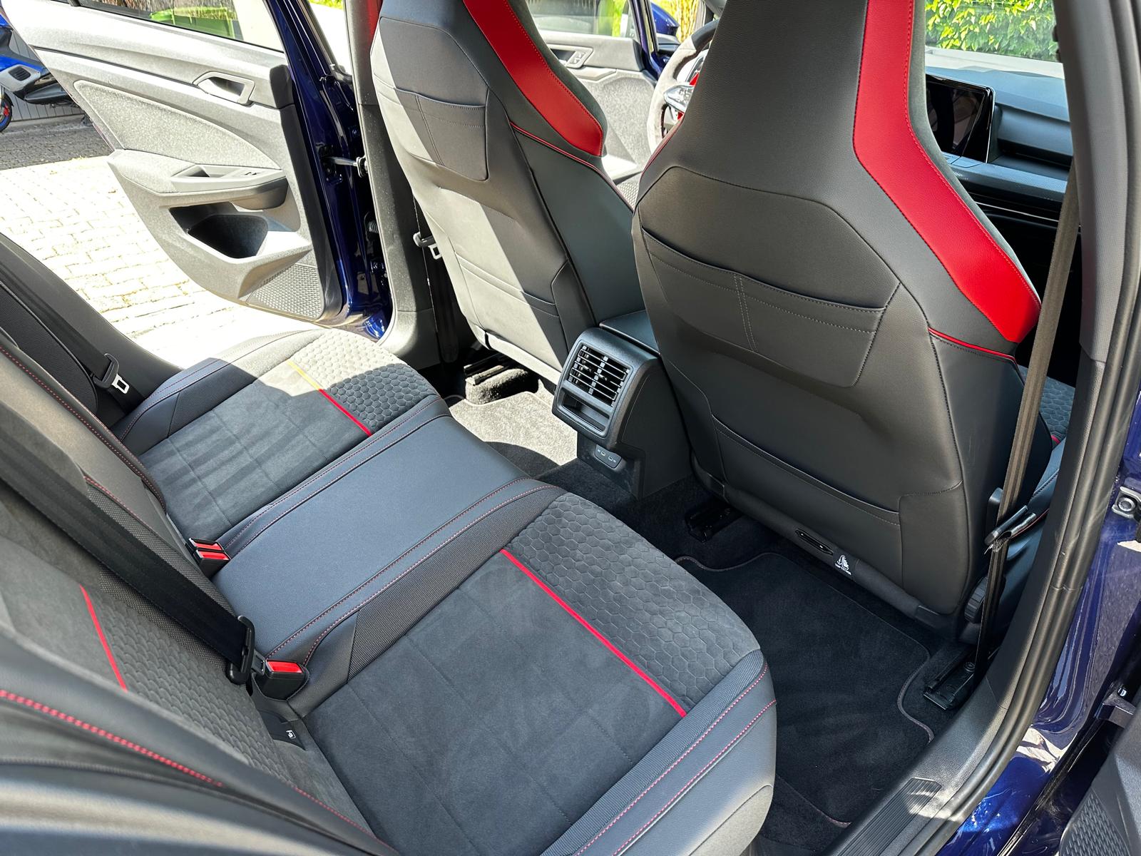 VW Golf 2.0 TSI GTI Clubsport DSG-image-7