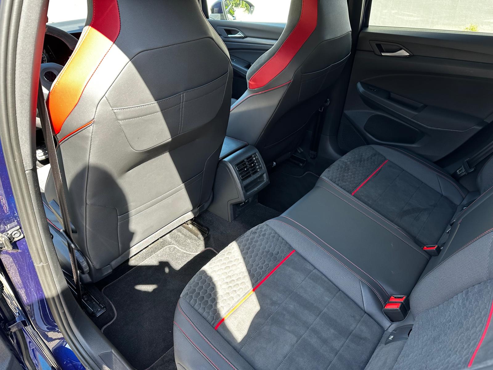 VW Golf 2.0 TSI GTI Clubsport DSG-image-12