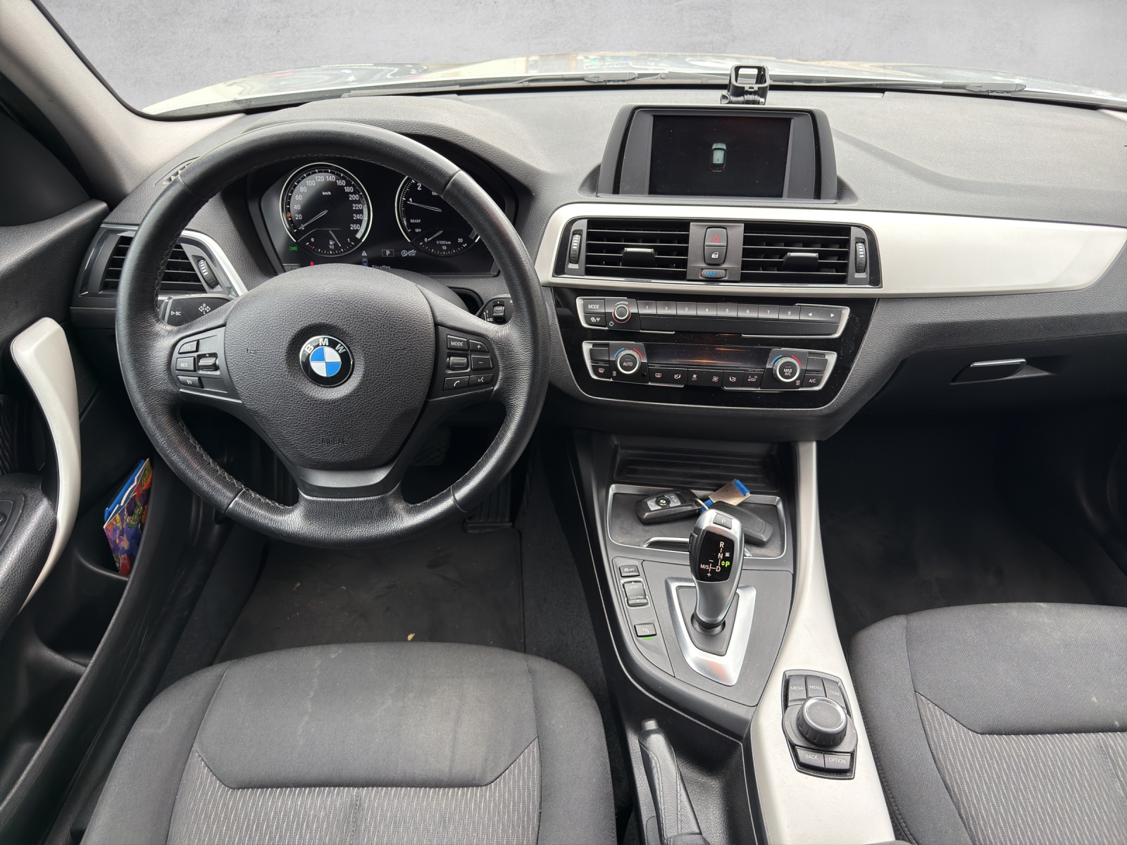 BMW 118i Steptronic-image-10