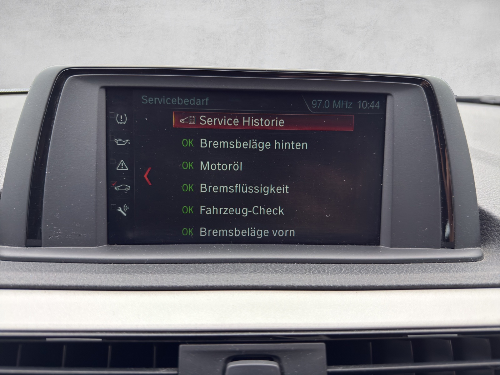 BMW 118i Steptronic-image-12