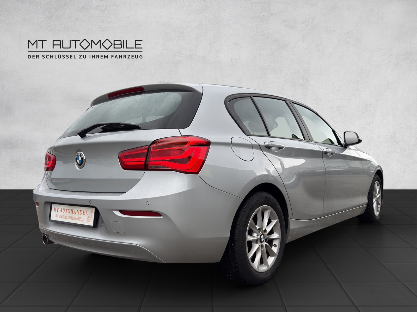 BMW 118i Steptronic-image-4