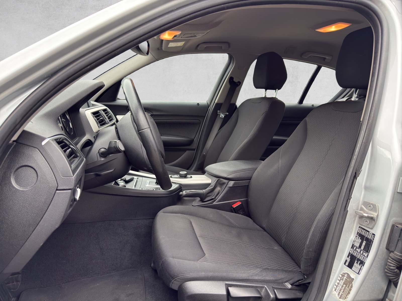 BMW 118i Steptronic-image-8