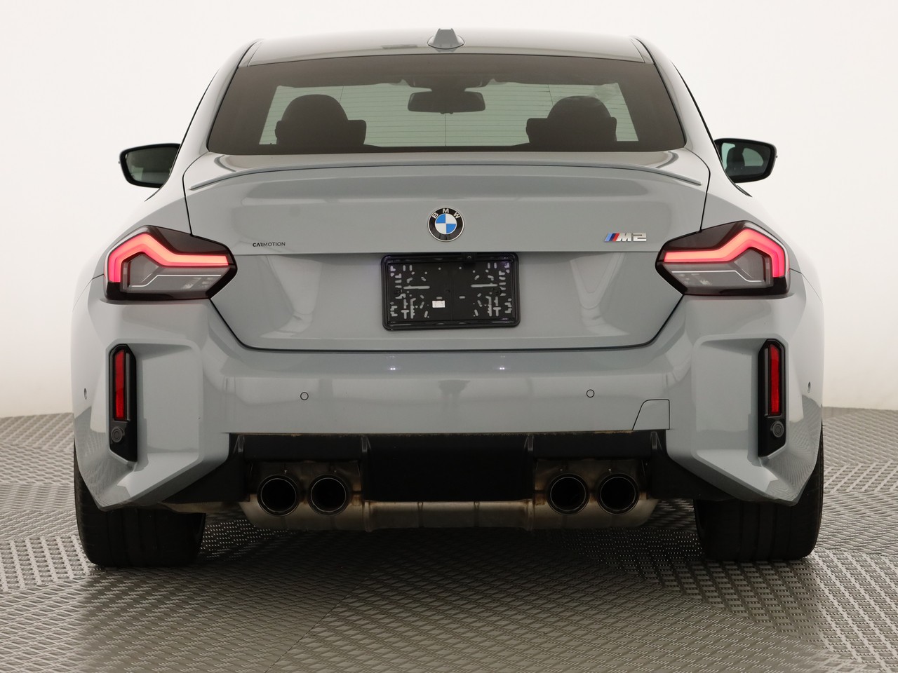 BMW M2 Steptronic-showroom-element-3