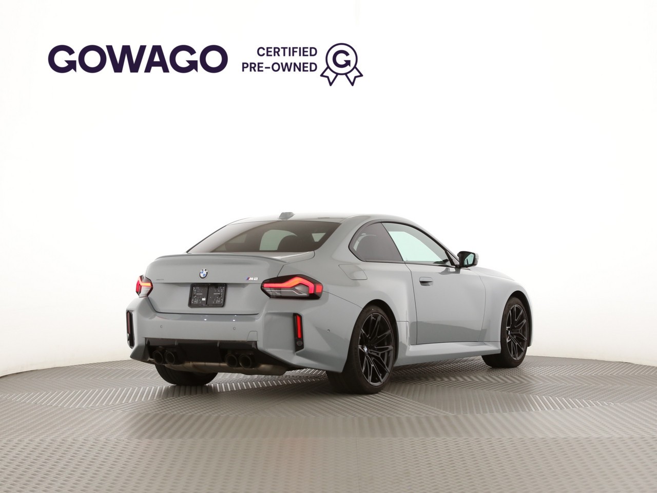 BMW M2 Steptronic-showroom-element-2