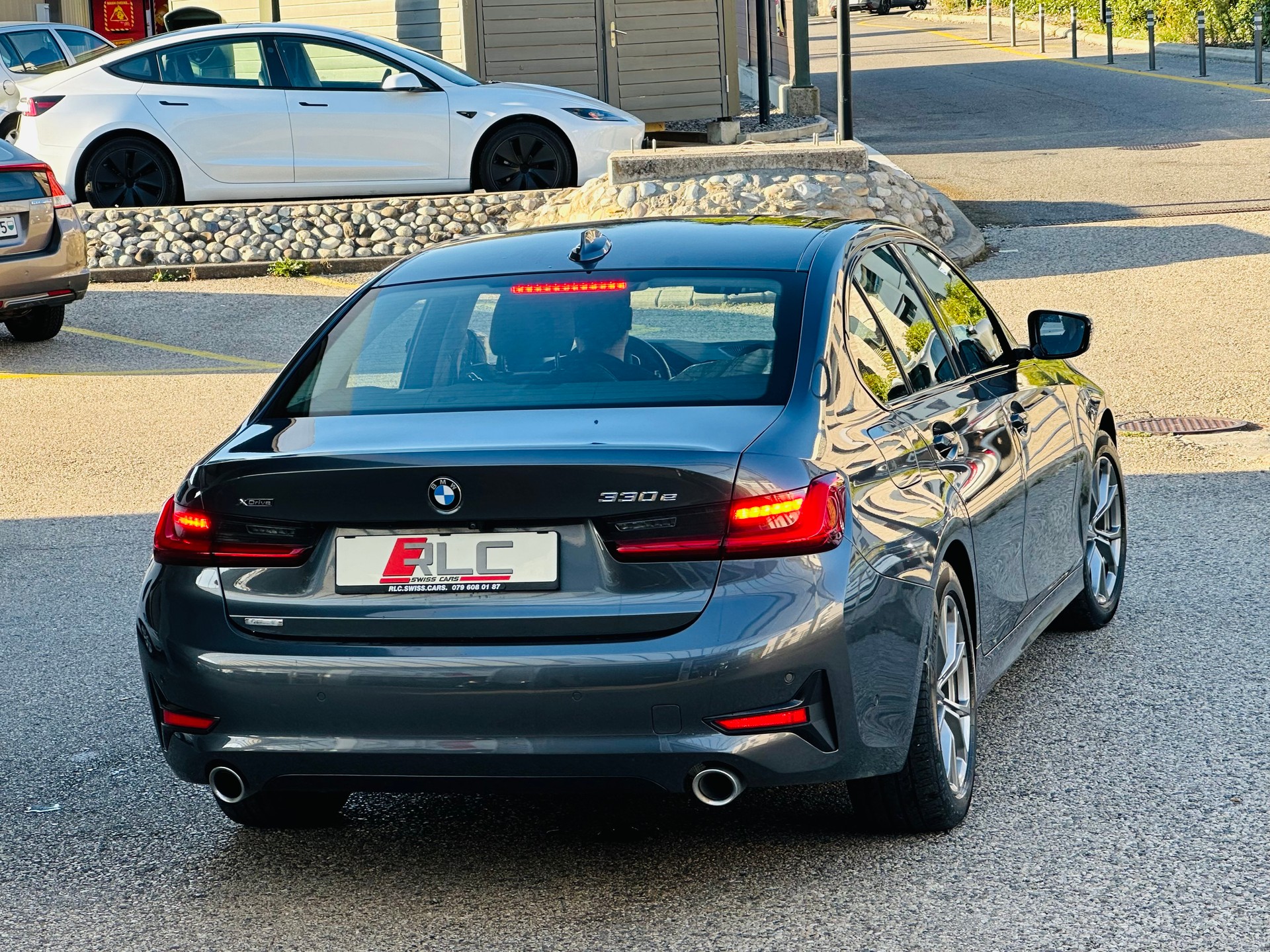 BMW 330e xDrive Steptronic-image-7
