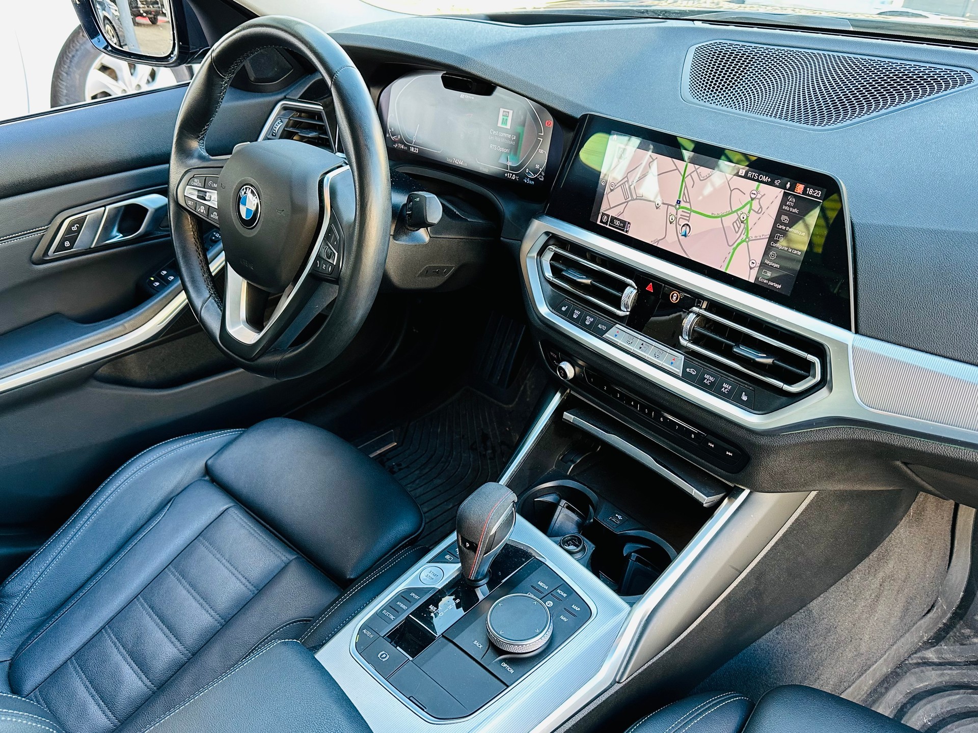 BMW 330e xDrive Steptronic-image-14