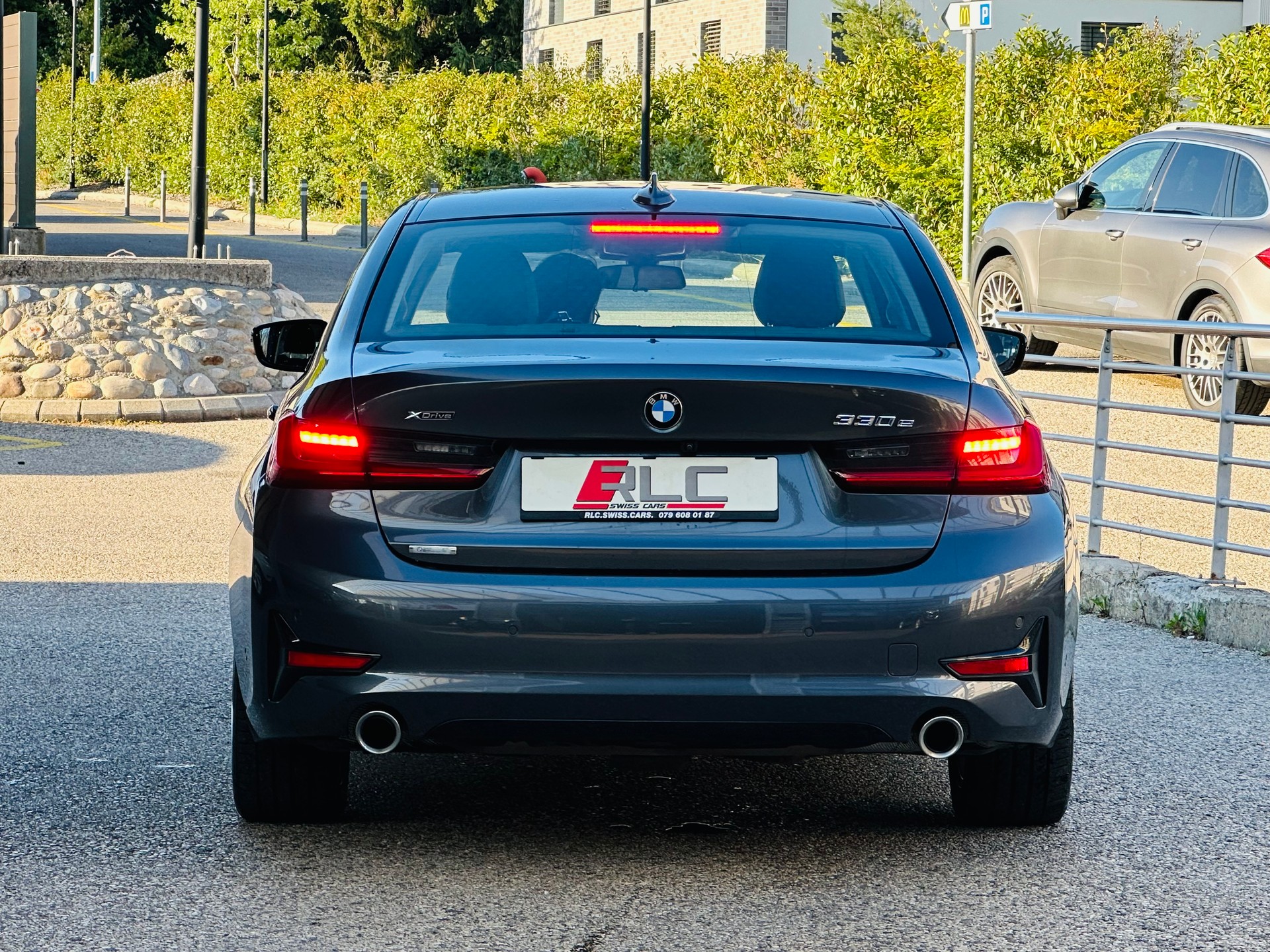 BMW 330e xDrive Steptronic-image-9