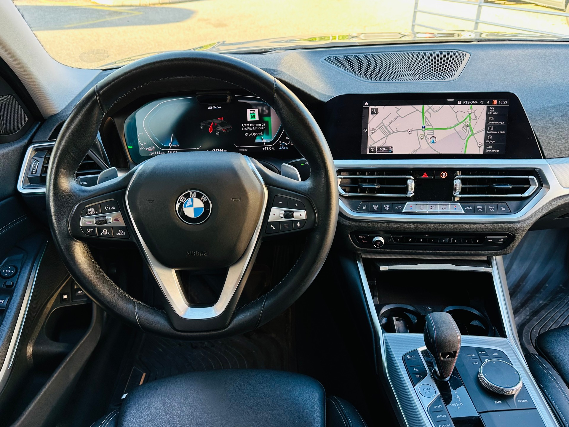BMW 330e xDrive Steptronic-image-12
