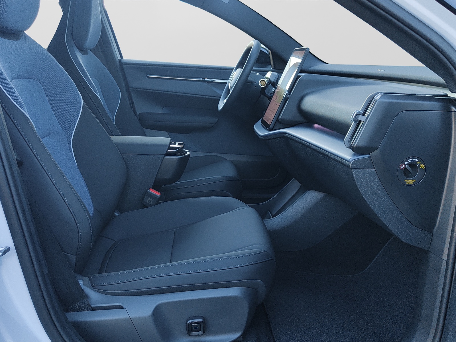 VOLVO EX30 P8 Ultra AWD-image-4