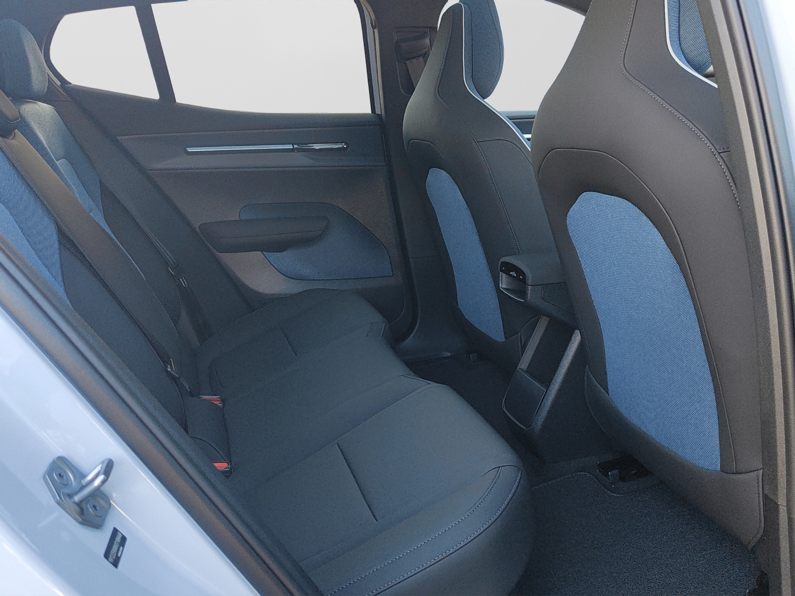 VOLVO EX30 P8 Ultra AWD-image-5