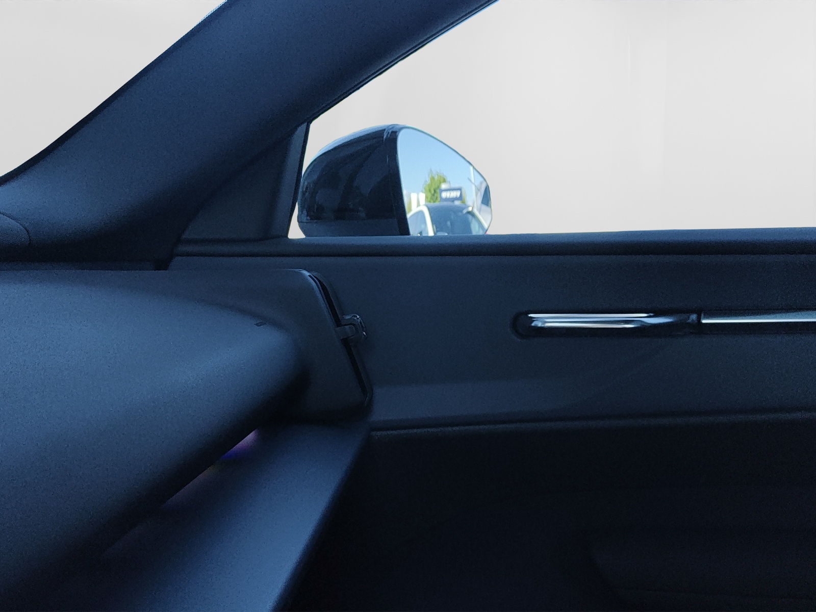 VOLVO EX30 P8 Ultra AWD-image-12