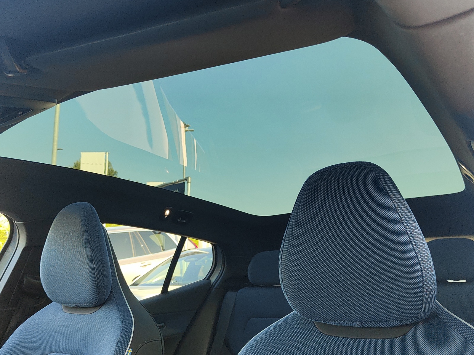 VOLVO EX30 P8 Ultra AWD-image-11