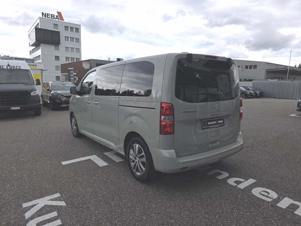 PEUGEOT Traveller Standard 2.0 BlueHDi 180 Allure S/S-image-2