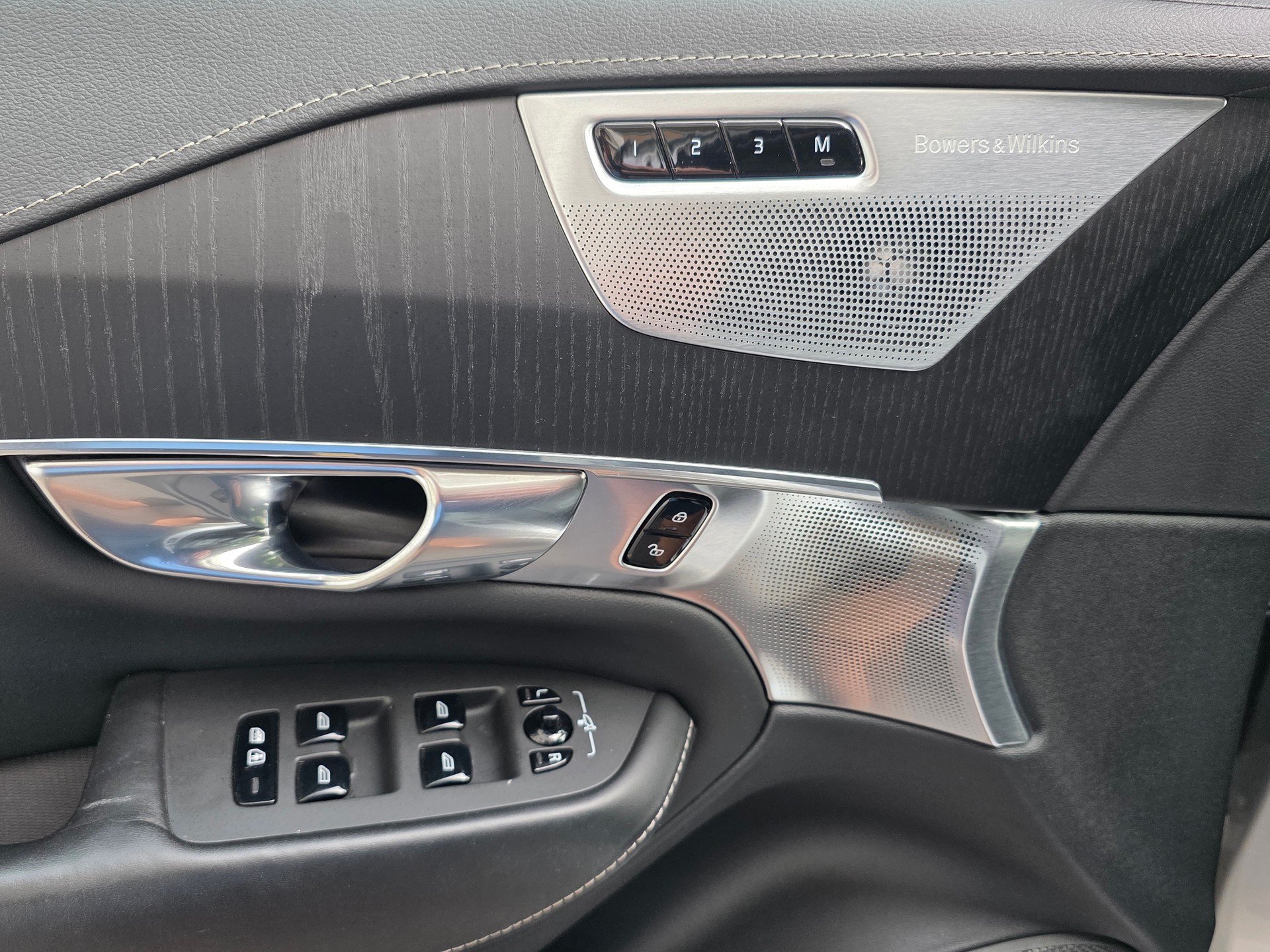 VOLVO XC90 T8 eAWD Inscription Expression Geartronic-image-10