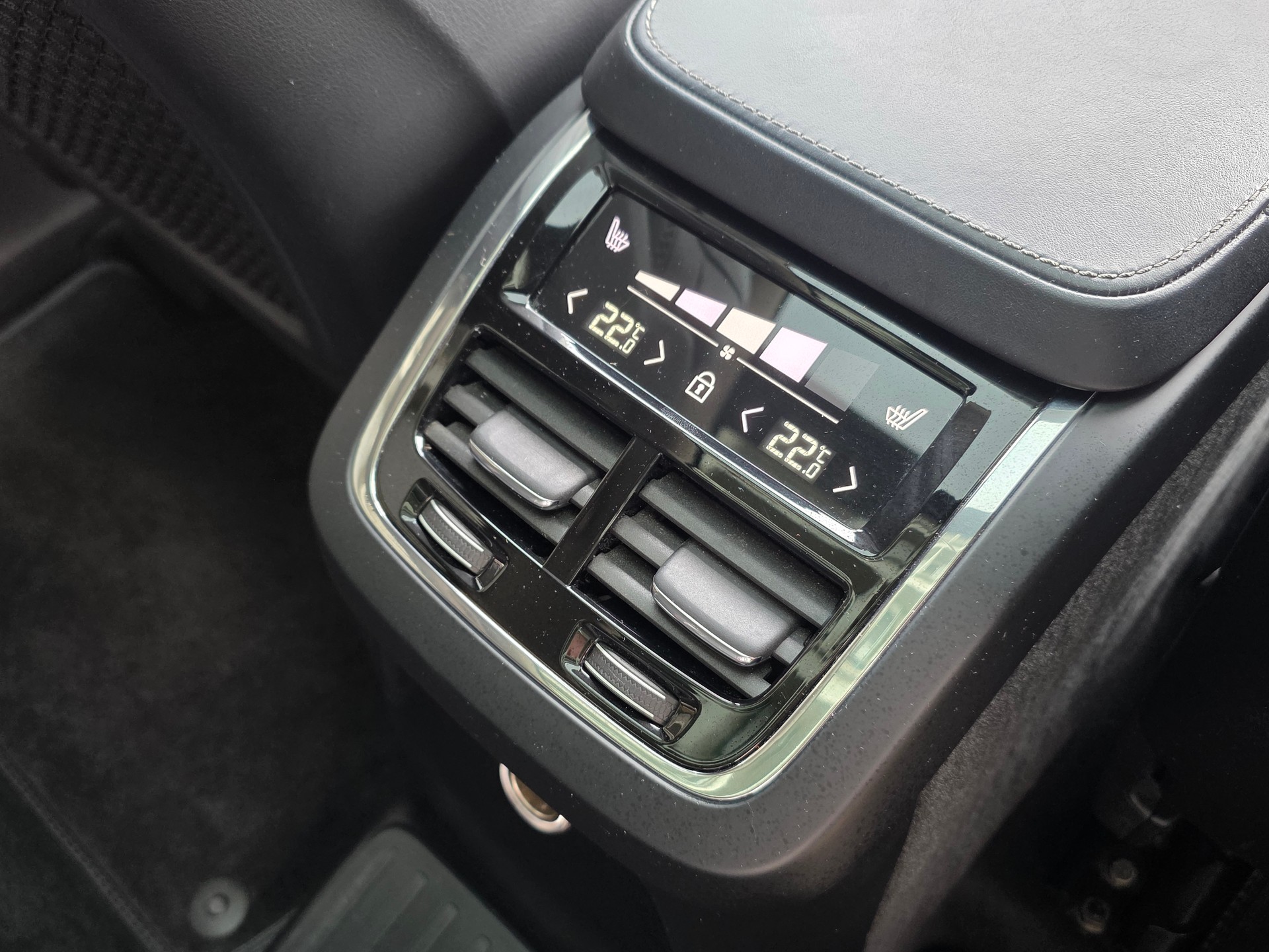 VOLVO XC90 T8 eAWD Inscription Expression Geartronic-image-12