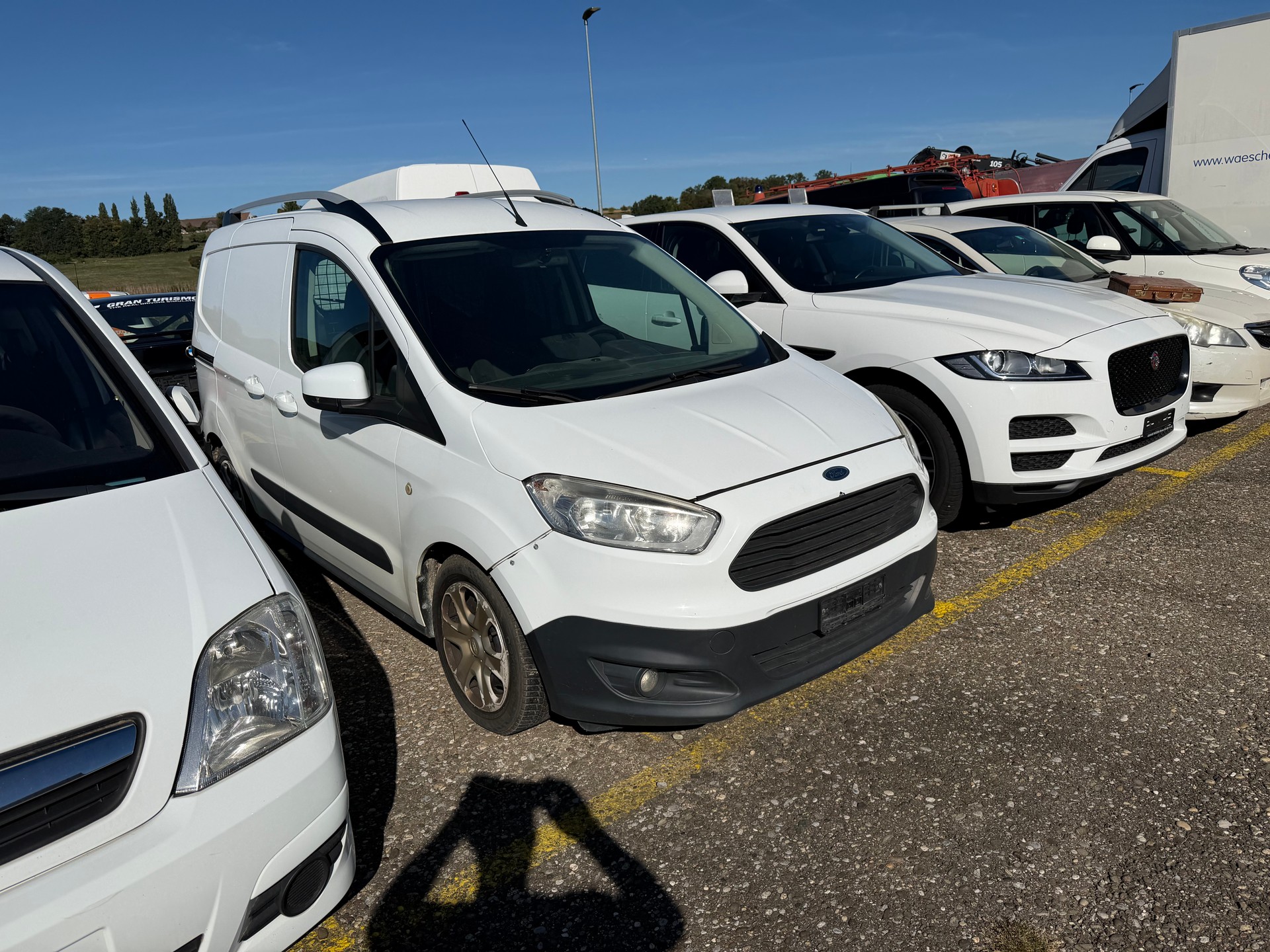 FORD Transit Courier Van 1.0 EcoBoost Ambiente-image-1