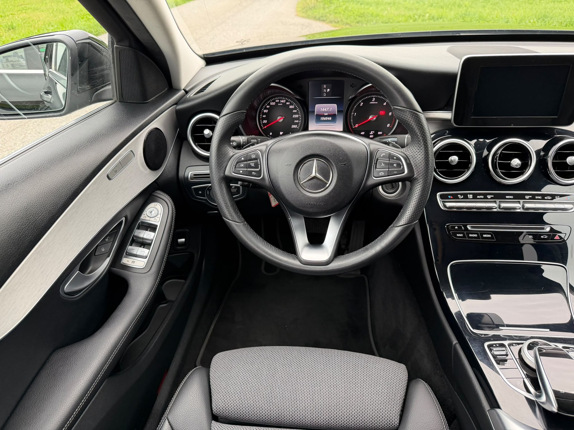 MERCEDES-BENZ C 250 d Swiss Star Avantgarde 4Matic 9G-Tronic-image-11