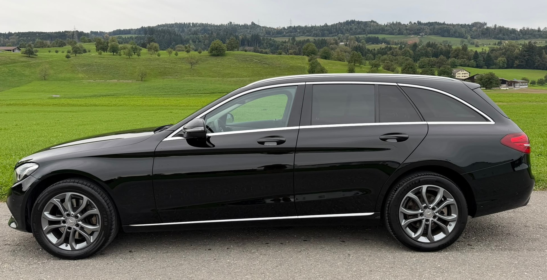 MERCEDES-BENZ C 250 d Swiss Star Avantgarde 4Matic 9G-Tronic-image-2