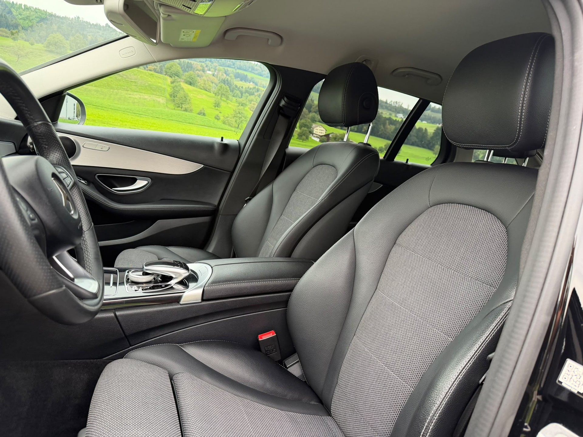 MERCEDES-BENZ C 250 d Swiss Star Avantgarde 4Matic 9G-Tronic-image-9