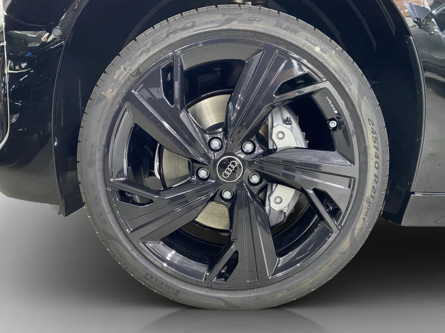 AUDI A6 Avant e-tron quattro-image-13