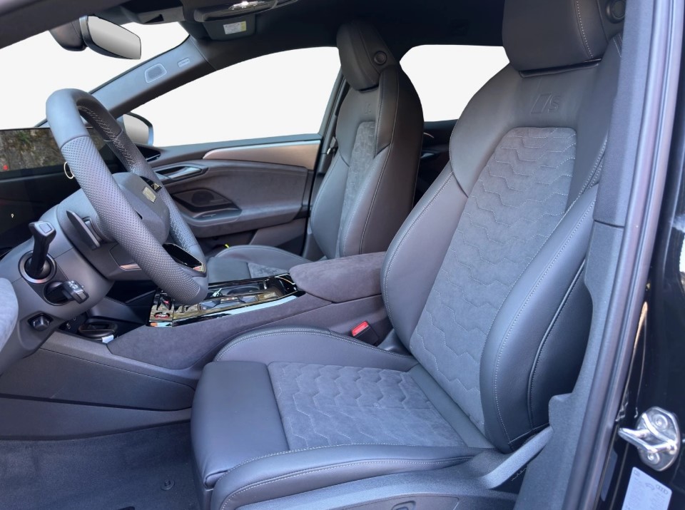AUDI A6 Avant e-tron quattro-image-7
