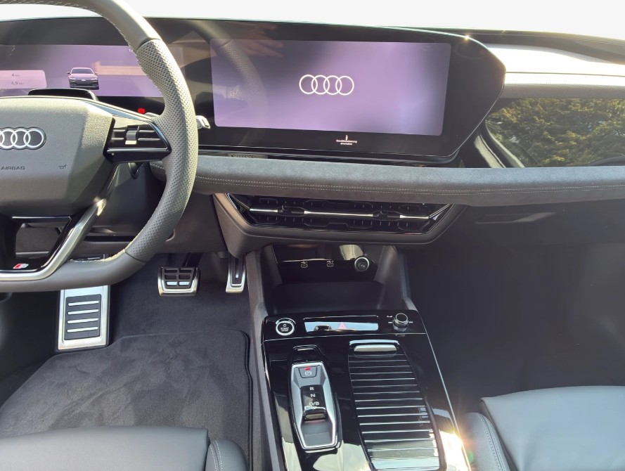 AUDI A6 Avant e-tron quattro-image-9