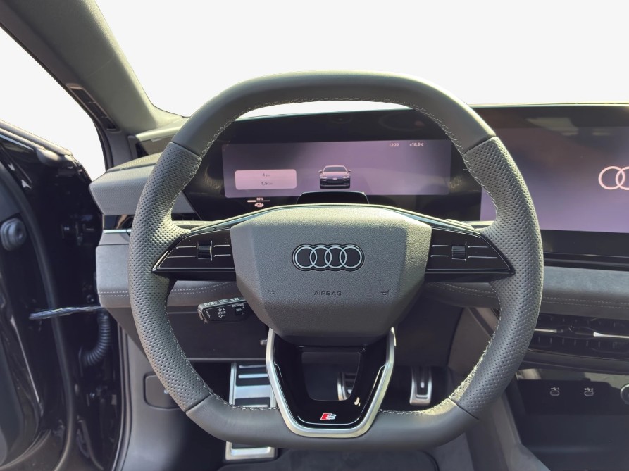 AUDI A6 Avant e-tron quattro-image-8