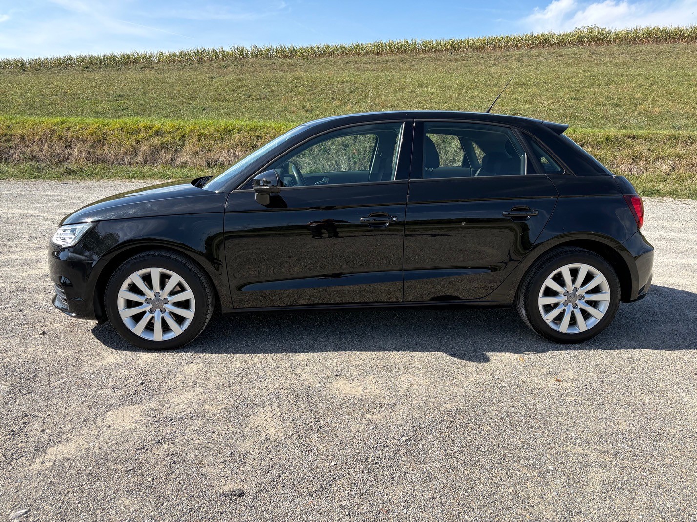 AUDI A1 Sportback 1.4 TFSI-image-2