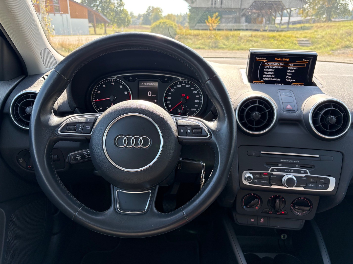 AUDI A1 Sportback 1.4 TFSI-image-8