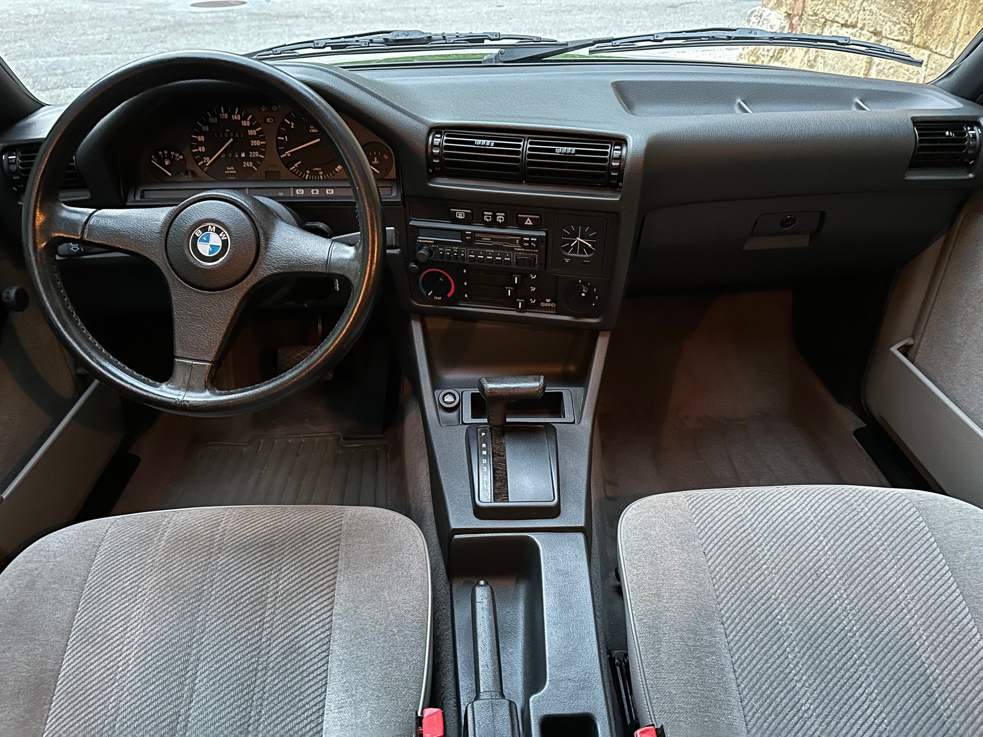 BMW 320i Touring-image-4