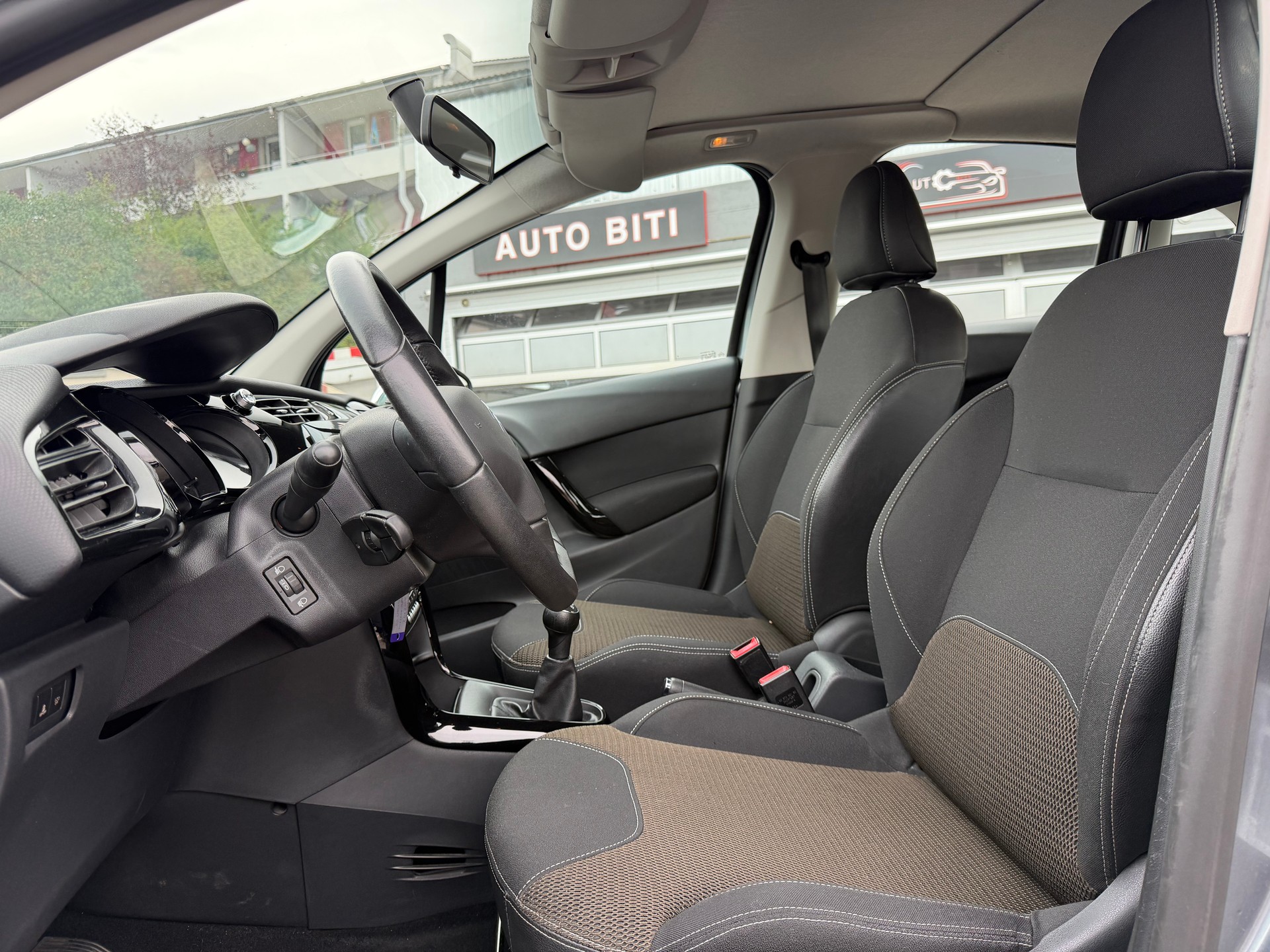 CITROEN C3 1.6HDi-image-6