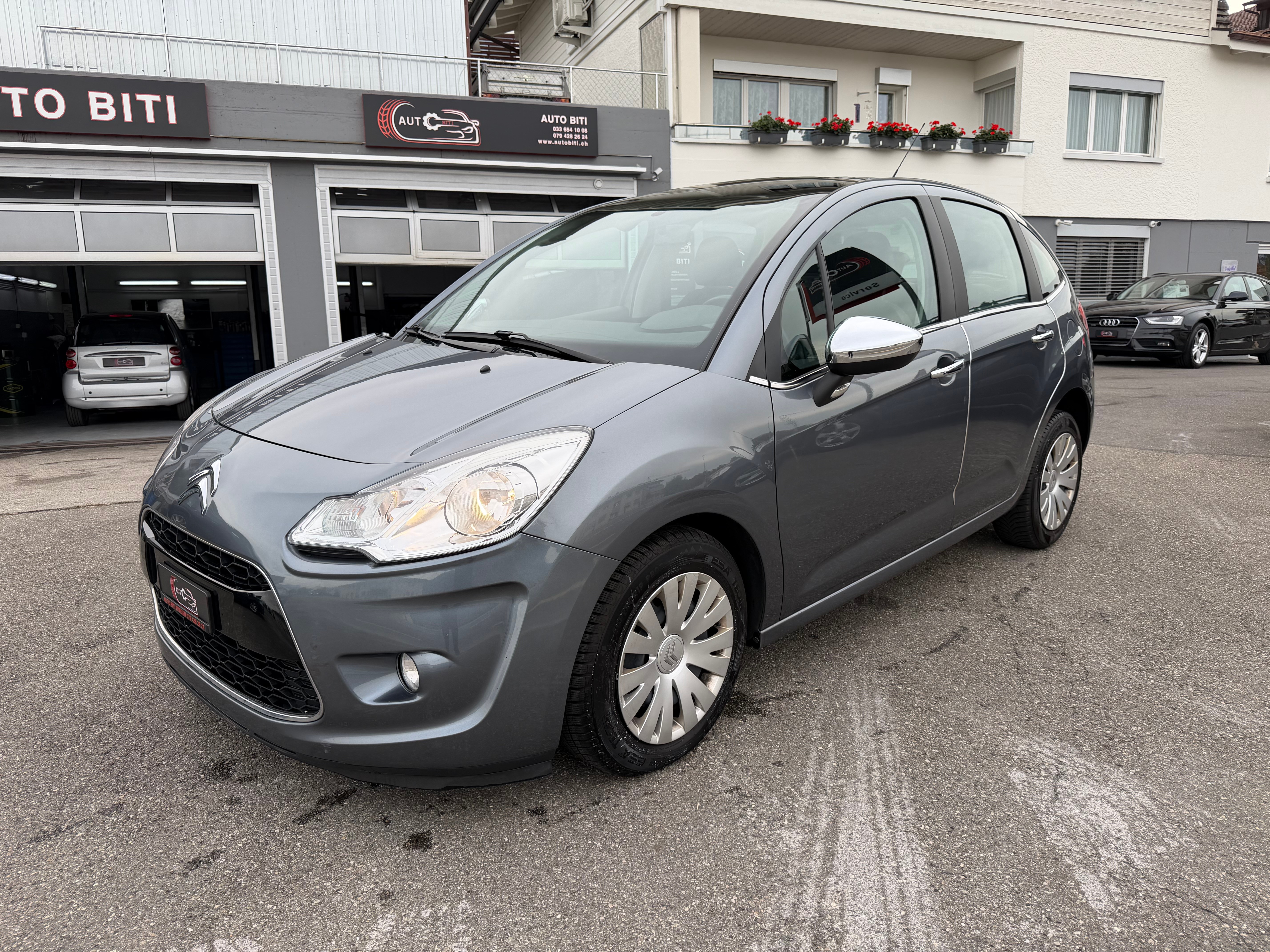 Car photo