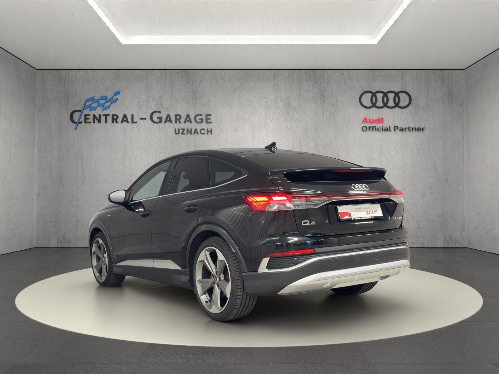 AUDI Q4 Sportback e-tron 50 quattro-showroom-element-2