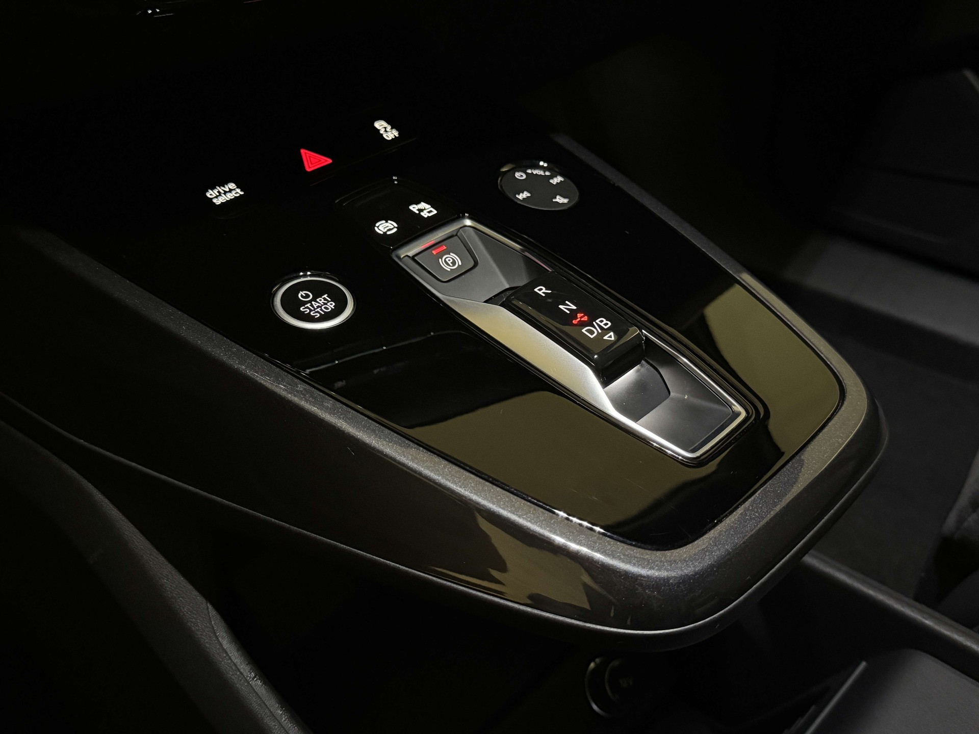 AUDI Q4 Sportback e-tron 50 quattro-image-13