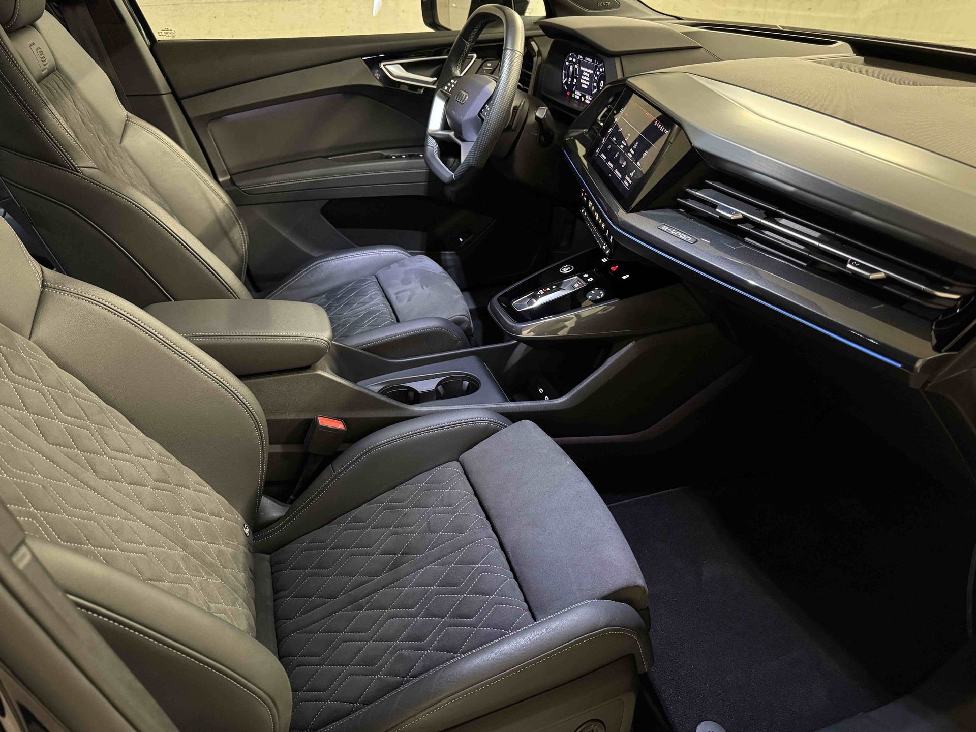 AUDI Q4 Sportback e-tron 50 quattro-image-12
