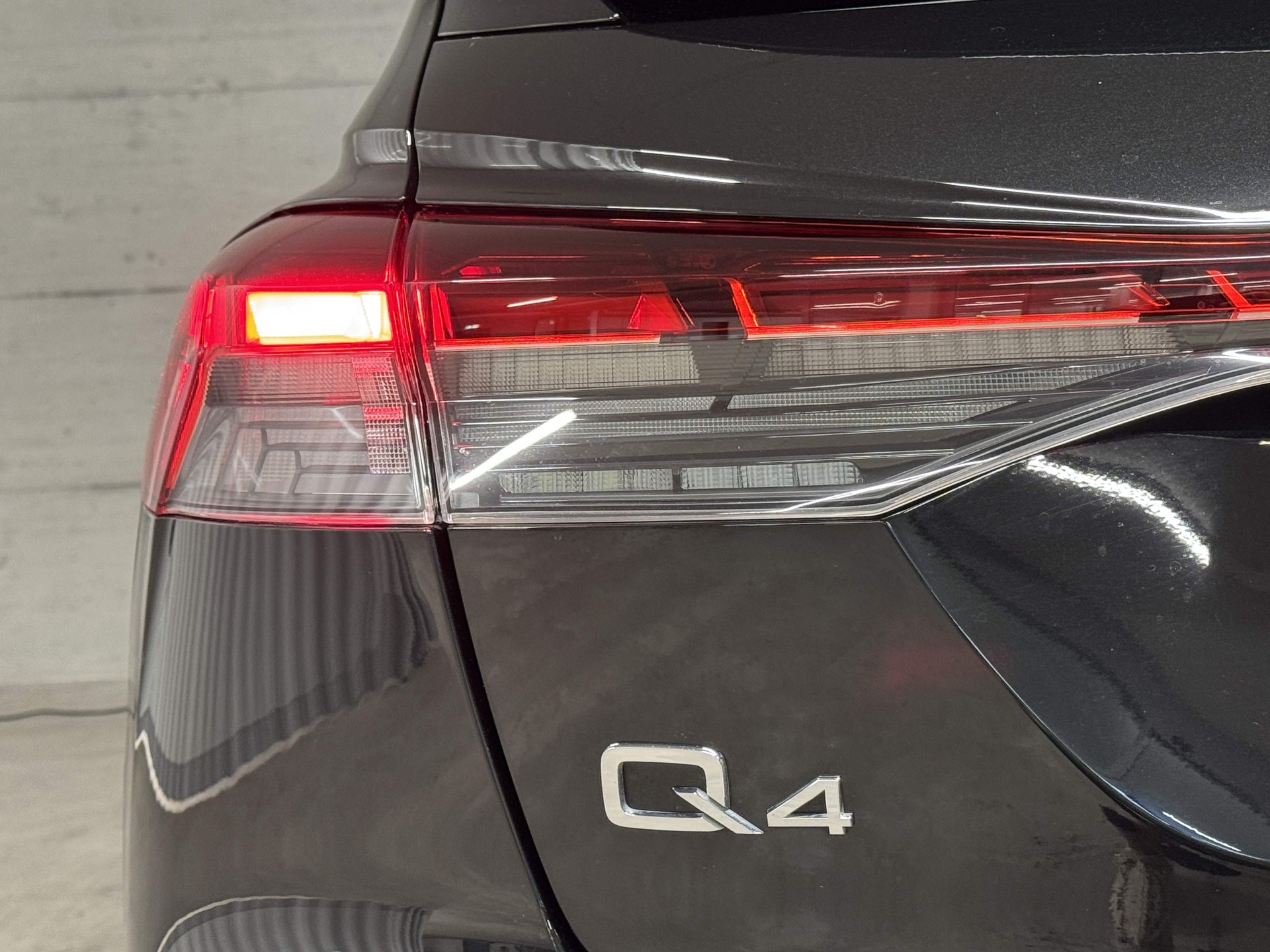 AUDI Q4 Sportback e-tron 50 quattro-image-5