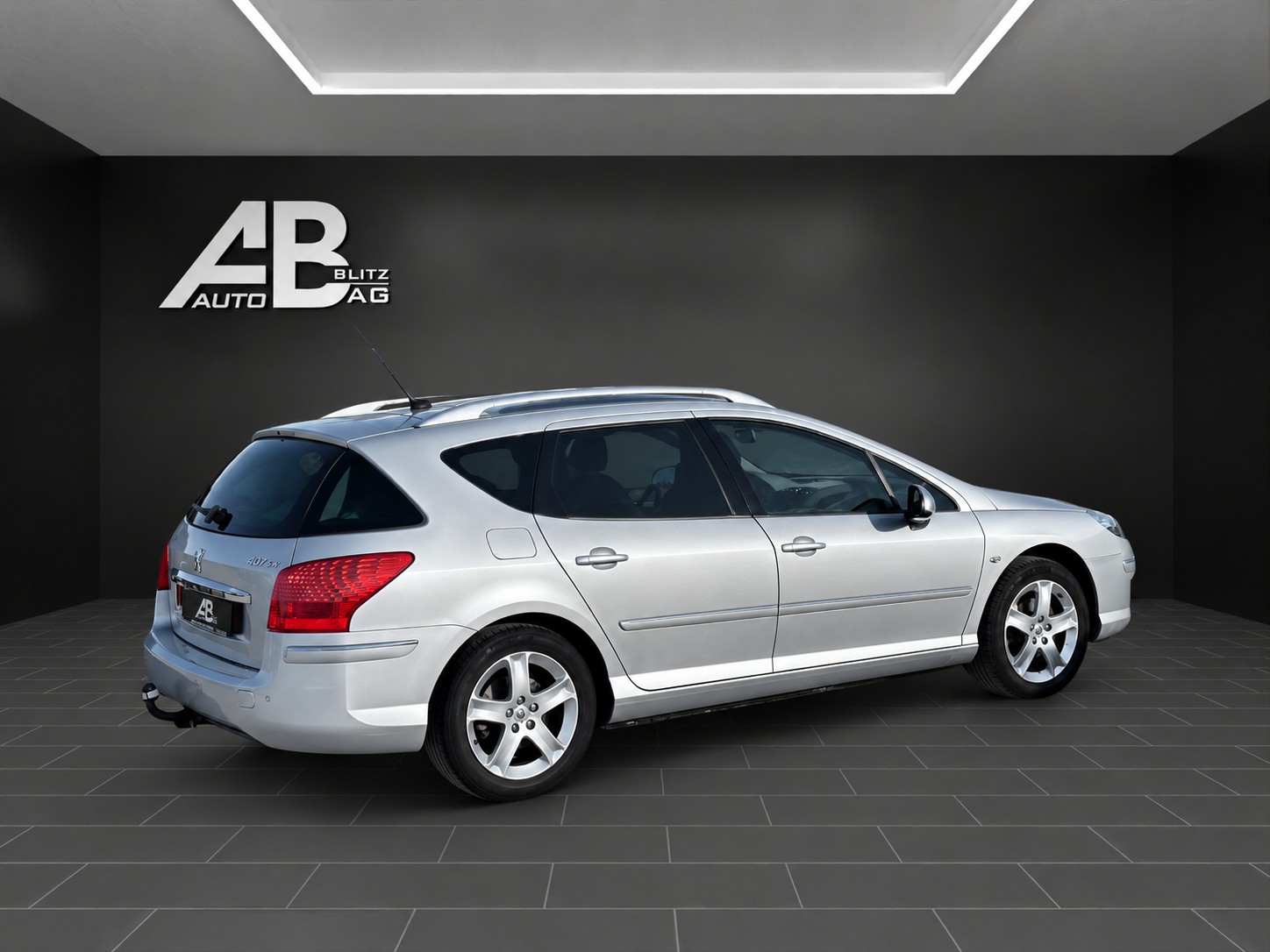 PEUGEOT 407 SW 2.0 HDI Dynamic Automatic-image-4