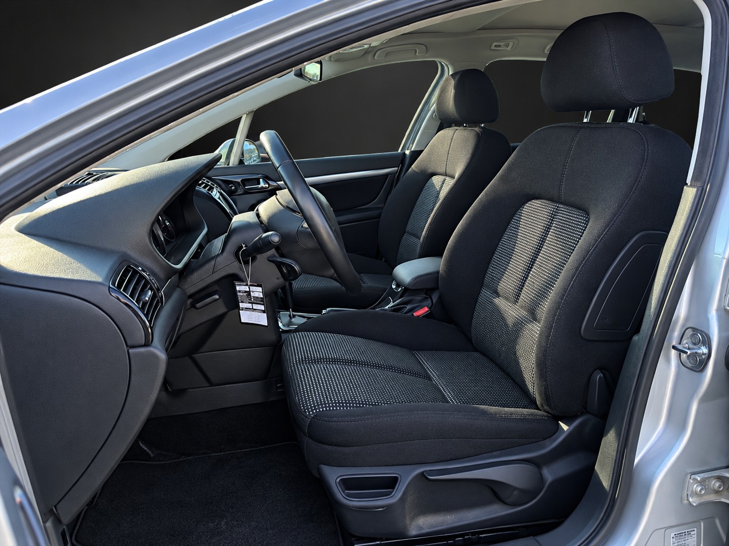 PEUGEOT 407 SW 2.0 HDI Dynamic Automatic-image-6