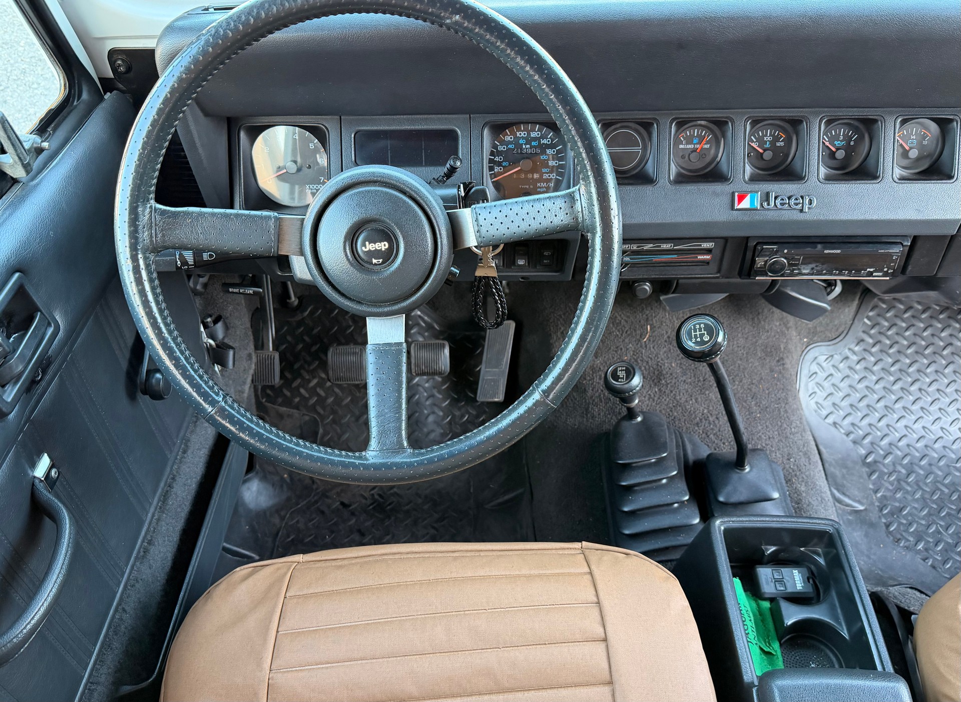 JEEP Wrangler 4.0 Laredo-image-11